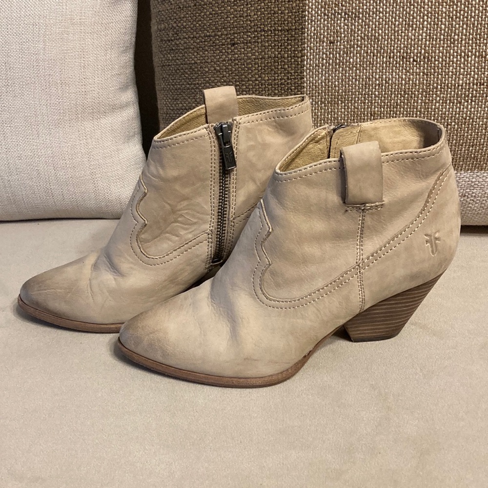 FINAL PRICE * Frye Reina Booties 6-1/2